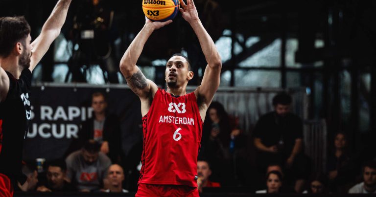 Bukarestben a hollandok győztek