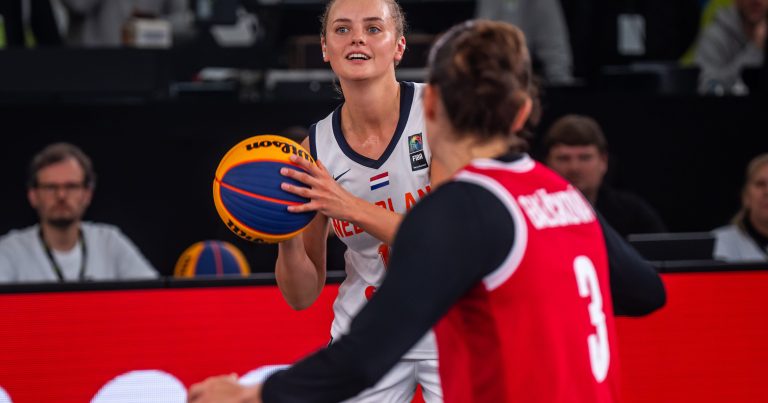 Driessen kilenc pontjával döntőbe jutott a címvédő Hollandia